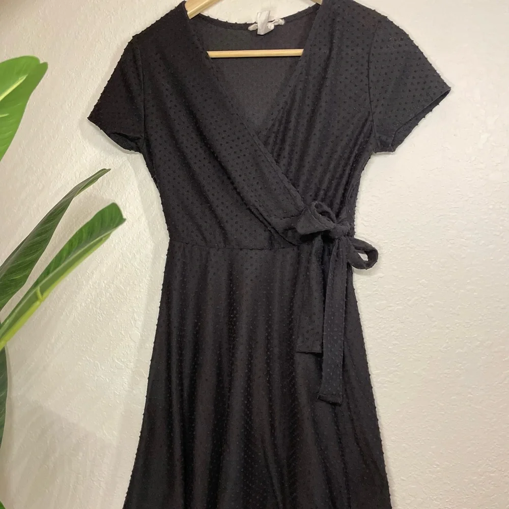 Black Dress - Picture 2 of 5